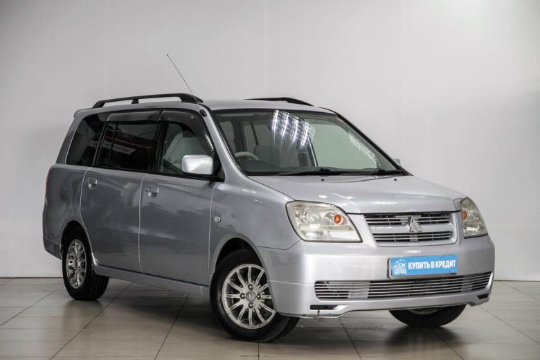 Митсубиси Дион 2000