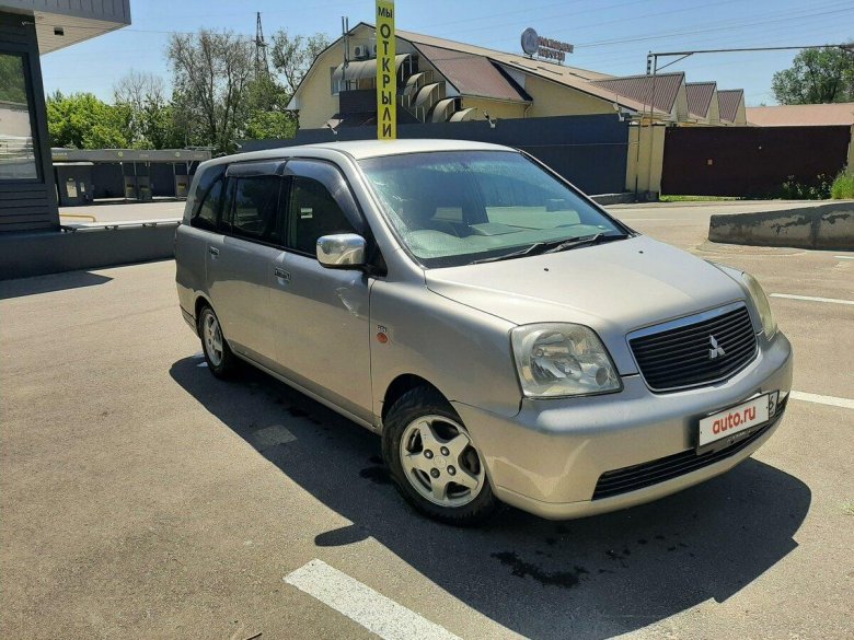 Mitsubishi Dion 2002
