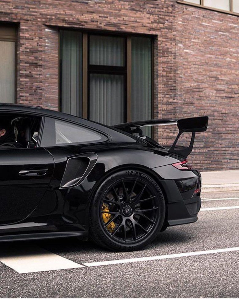 Порше 911 черный