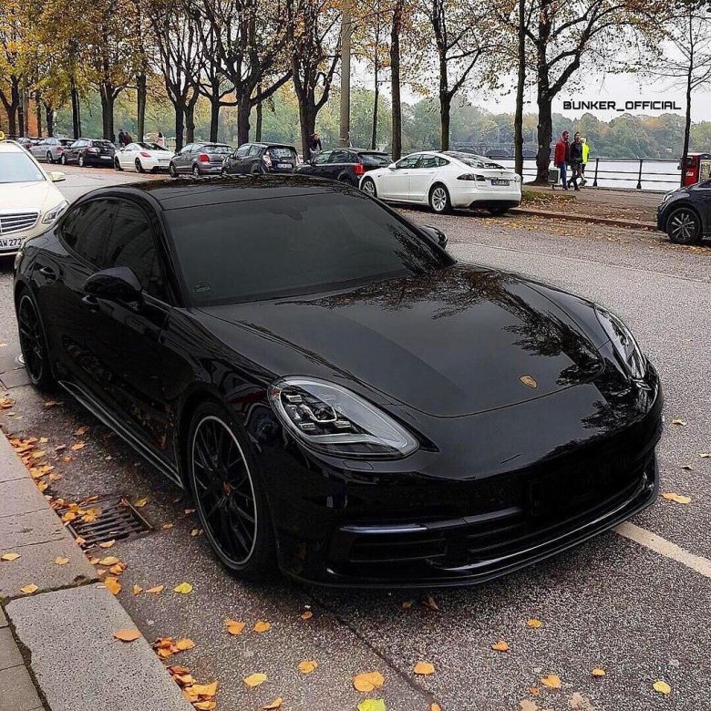 Порше Панамера 2022 черный