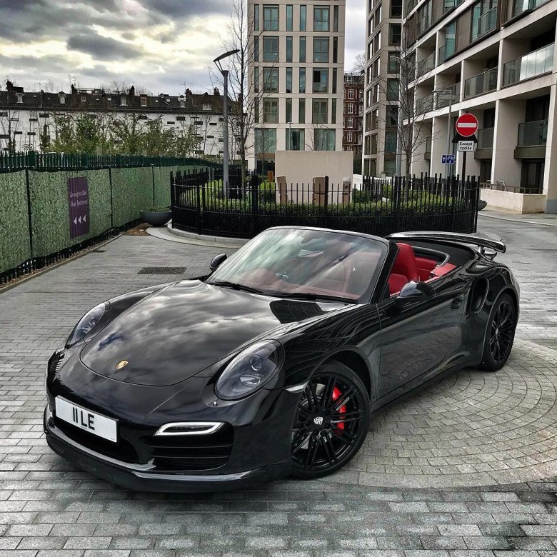 Порше 911 черный