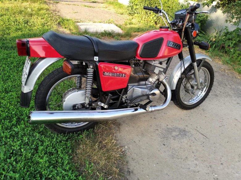 ИЖ Планета 5 с красными крыльями