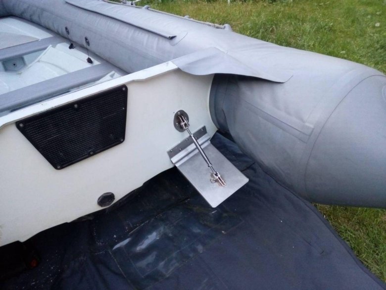 Солар 420 стрела транцевые плиты