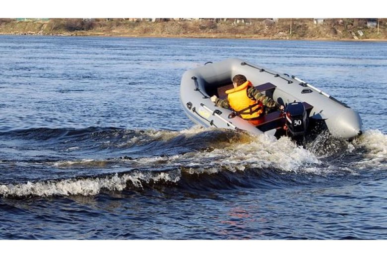 Лодка Адмирал 380