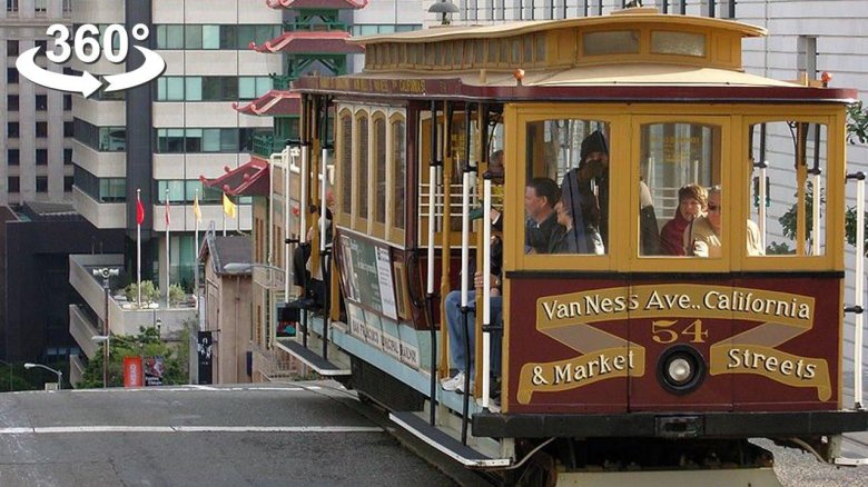 Уличное фото