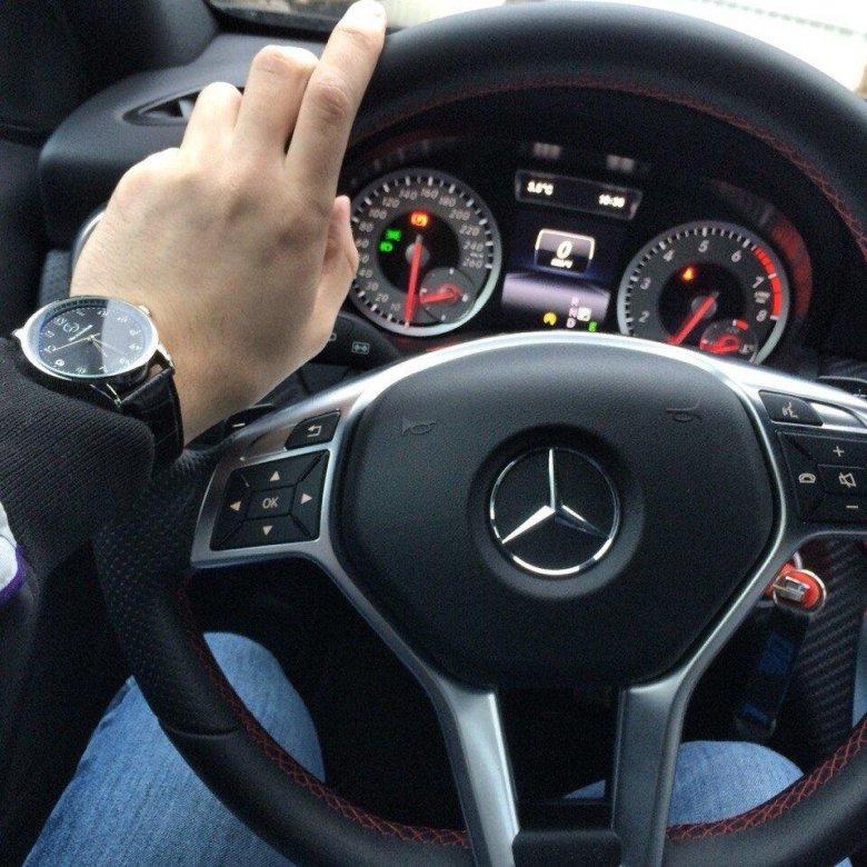 За рулем Мерседес c205