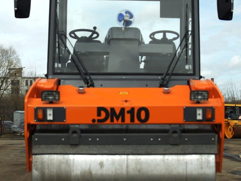 Каток дорожный DM-10-VD