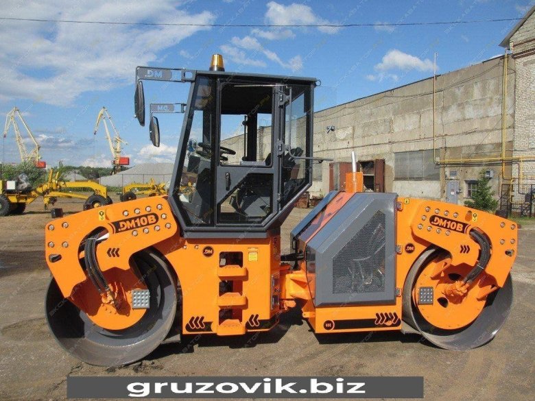 Каток дорожный DM-10-VD