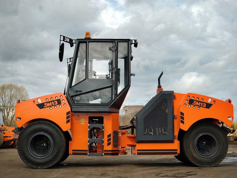 Каток пневмоколесный DM-13sp