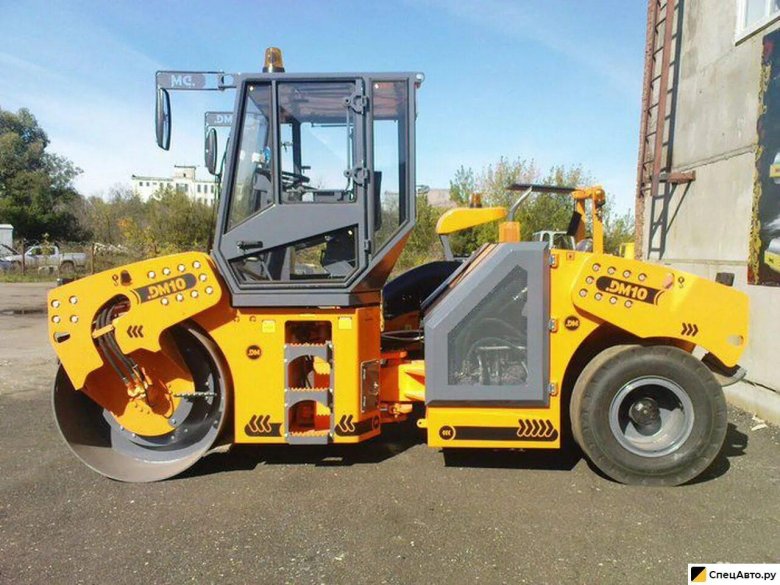 Каток дорожный DM-10-VC комбинированный вибрационный