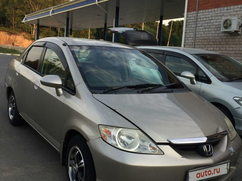 Honda Fit Aria 2003