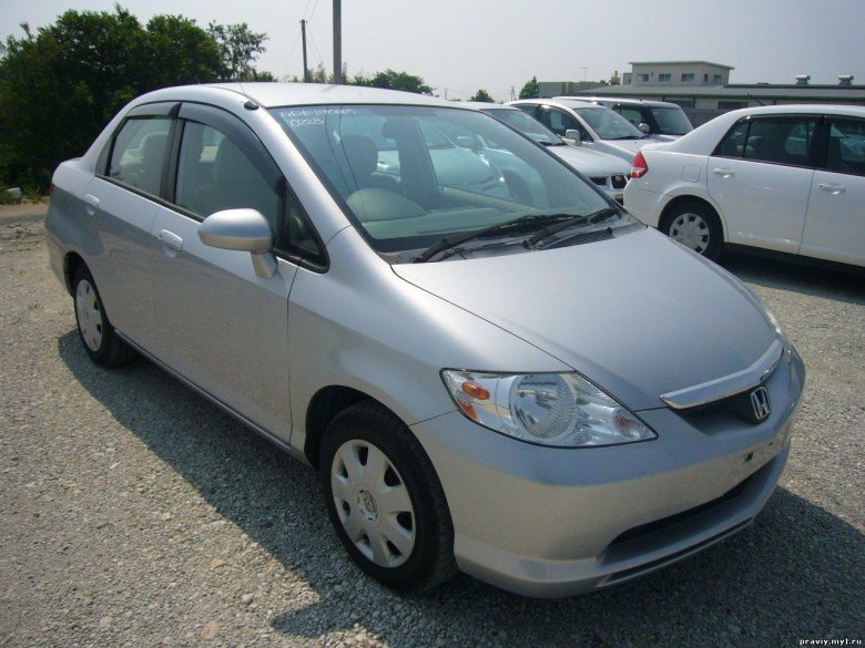 Хонда Fit Aria 2005