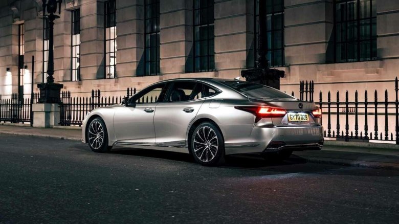 Lexus LS 2021