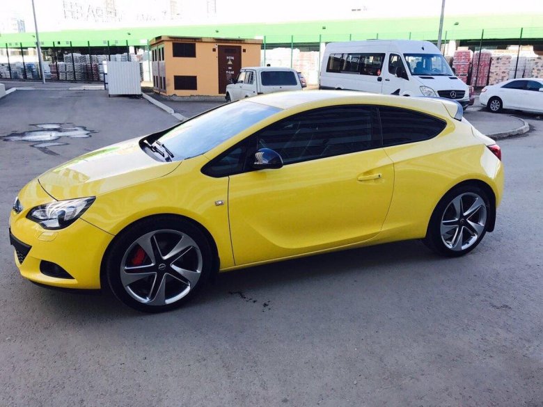 Opel Astra GTC 2013