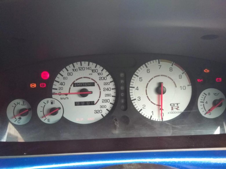 Приборная панель Nissan r33