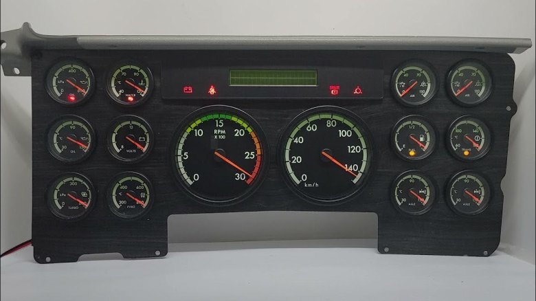 Приборная панель Фредлайнер коламбия