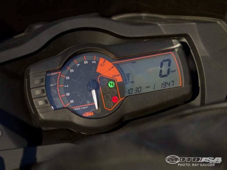 KTM 990 Adventure приборная панель