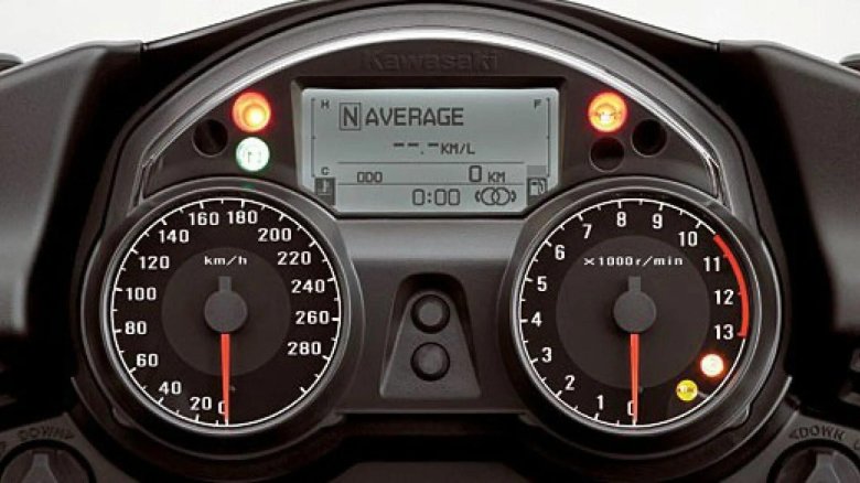 Kawasaki GTR 1400 приборка