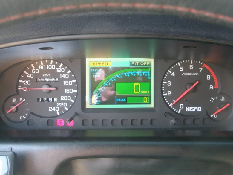 Skyline r33 приборная панель