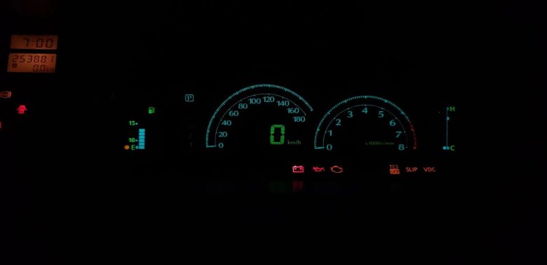 Панель приборов Ниссан Глория му34