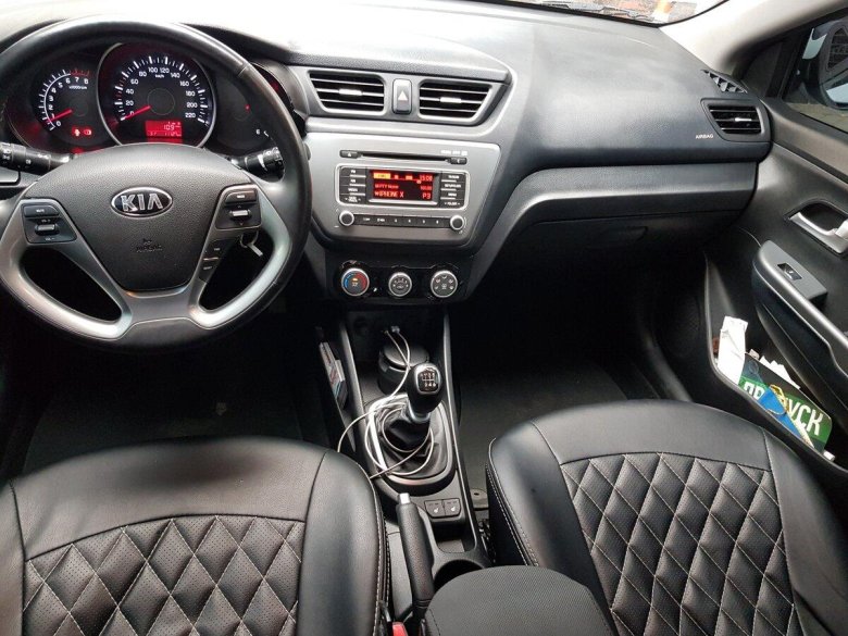 Kia Rio 2016 хэтчбек салон