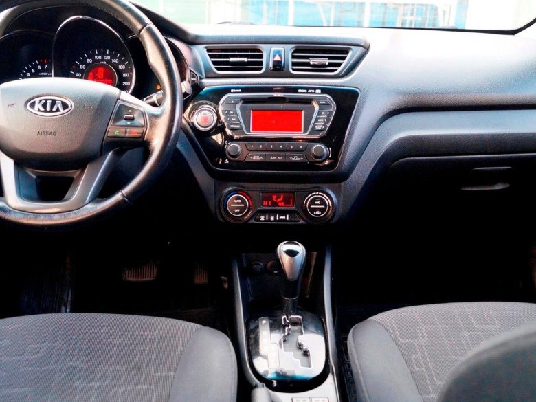 Киа Рио 2012 1.6 автомат салон