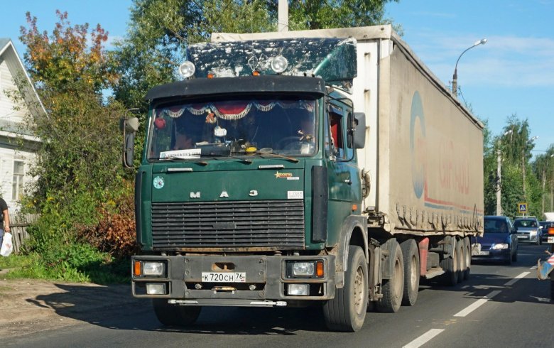 Грузовик МАЗ 6422