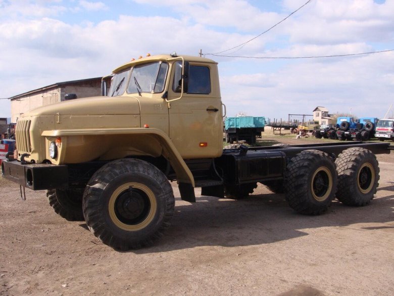 Урал 4320 бежевый