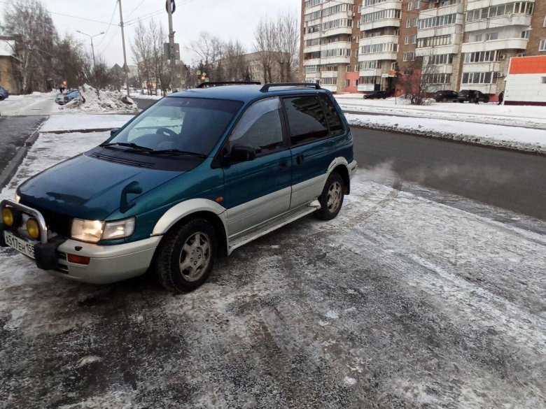 Mitsubishi space runner i