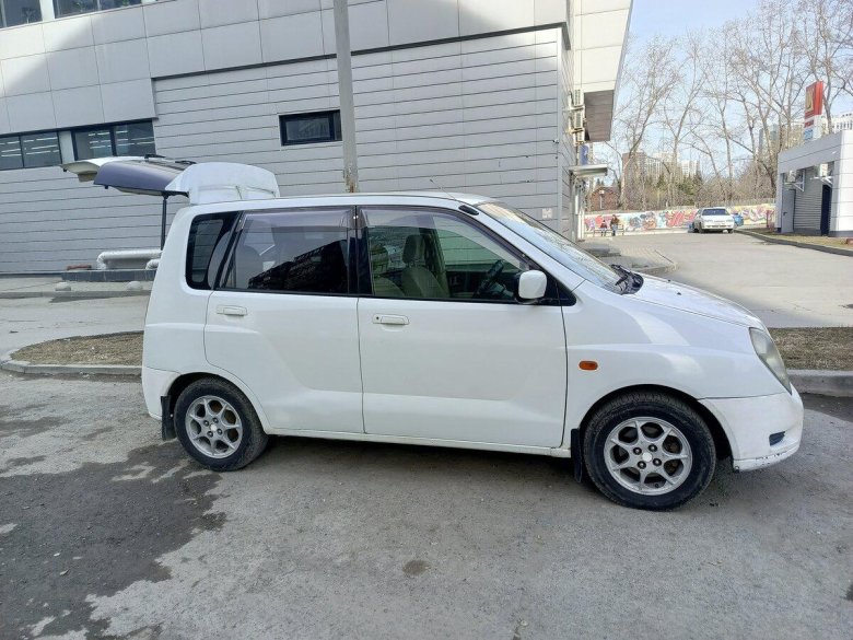 Митсубиси мираж динго 2000