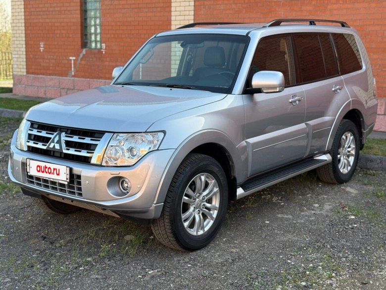 Mitsubishi pajero iv рестайлинг 1