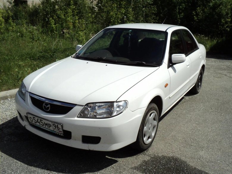 Mazda familia 2001