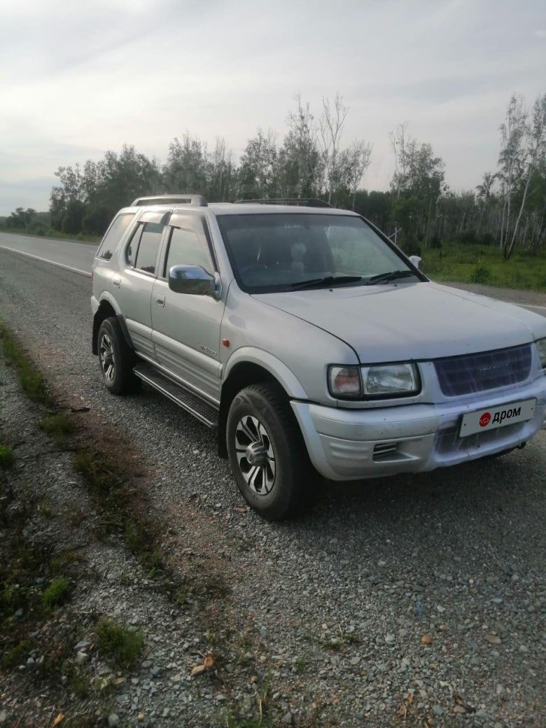 Исузу Визард фото