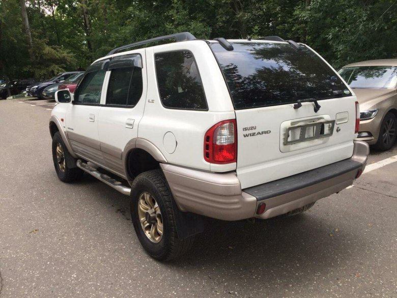 Исудзу Визард 2001