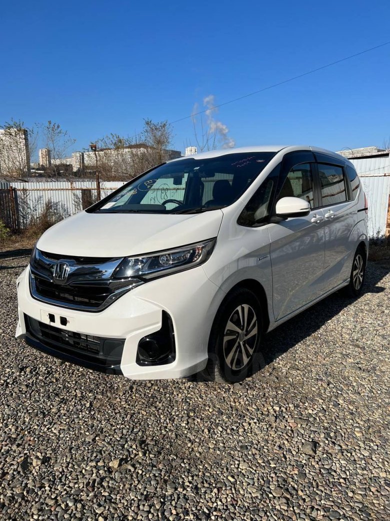 Хонда Фрид зеленого цвета 2012