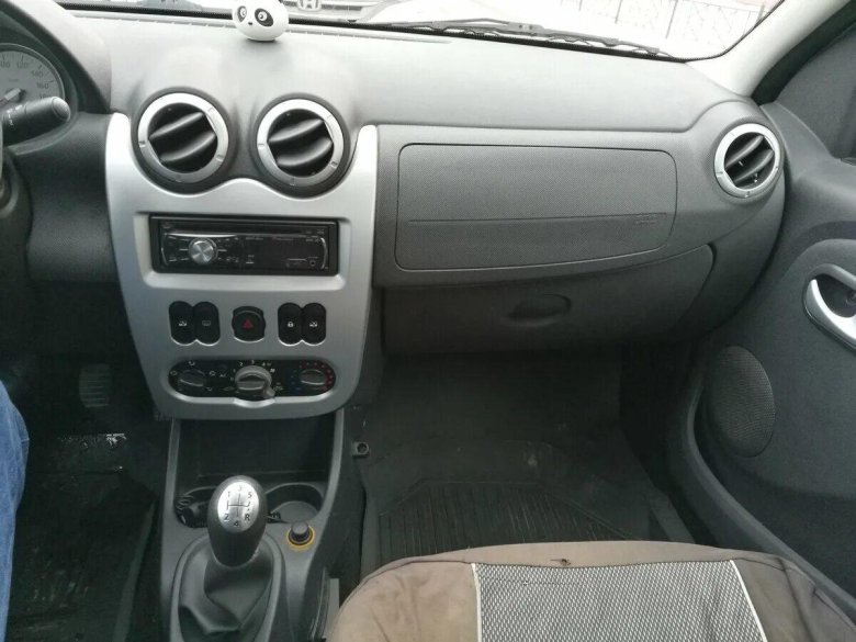 Рено Логан 1 Рестайлинг бежевый