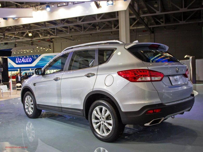 Донг Фенг ax7 серебристый