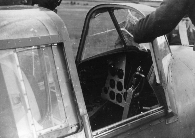 Су 75 кабина