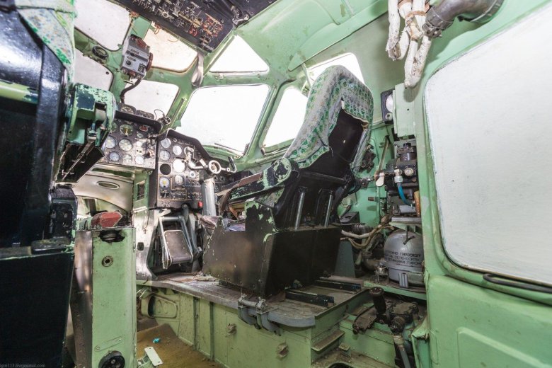 Ту 124 кабина