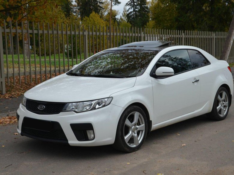 Kia Cerato белая 2011