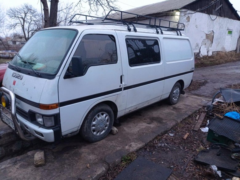 Isuzu midi