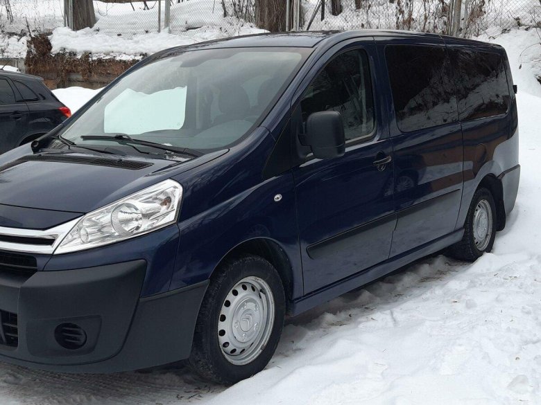 Внутри автомобиля