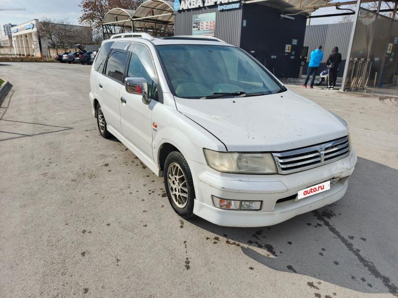 Mitsubishi chariot iii