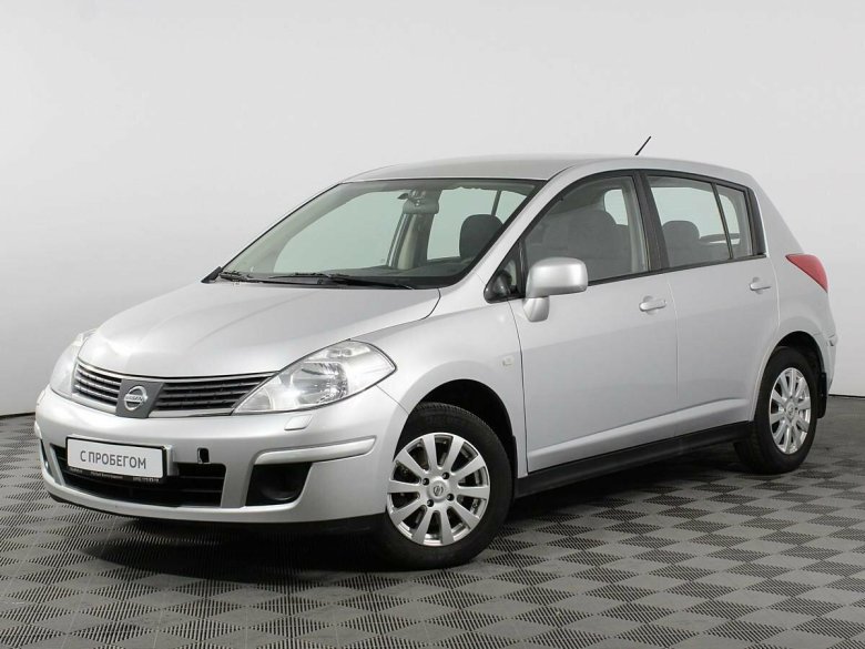 Nissan Tiida 2013