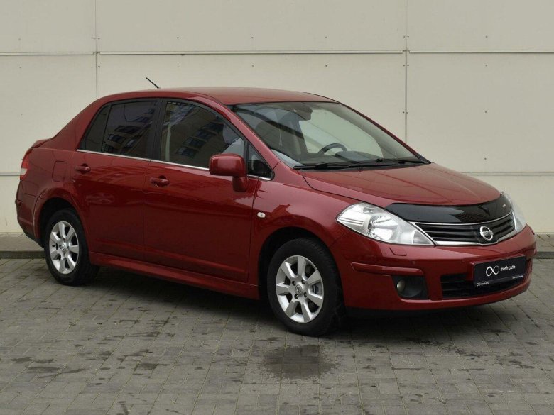 Nissan Tiida 2011