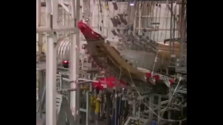 Испытание крыла самолета