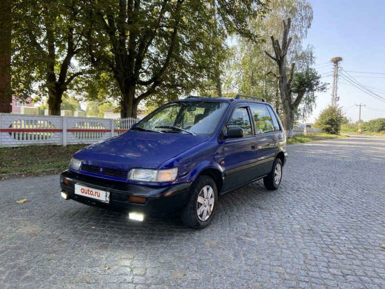 Mitsubishi space runner i