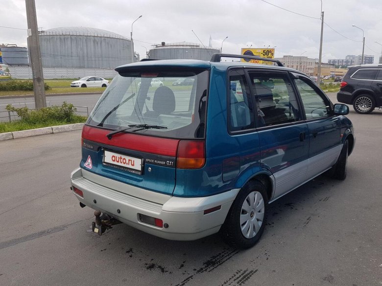 Mitsubishi Space Runner, 1997
