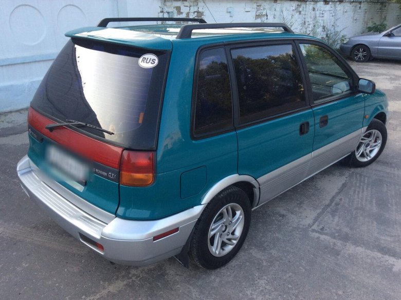 Митсубиси Спейс рунер