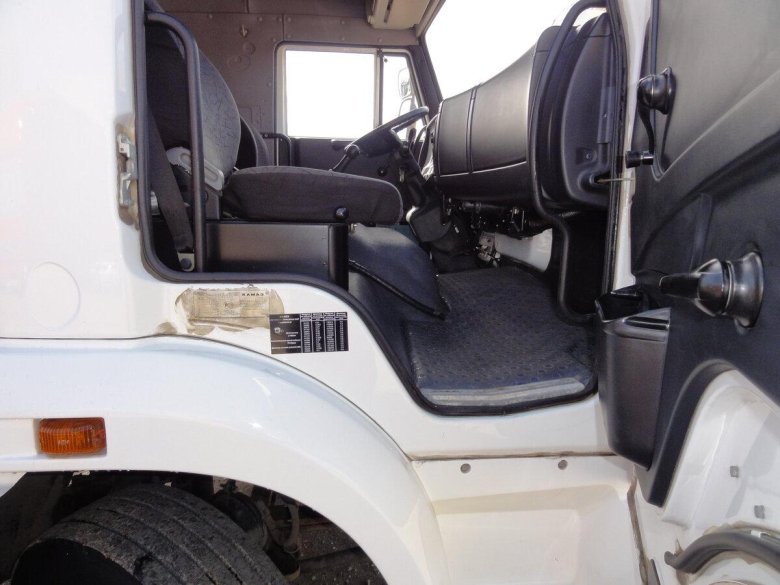 КАМАЗ 4308 салон кабины